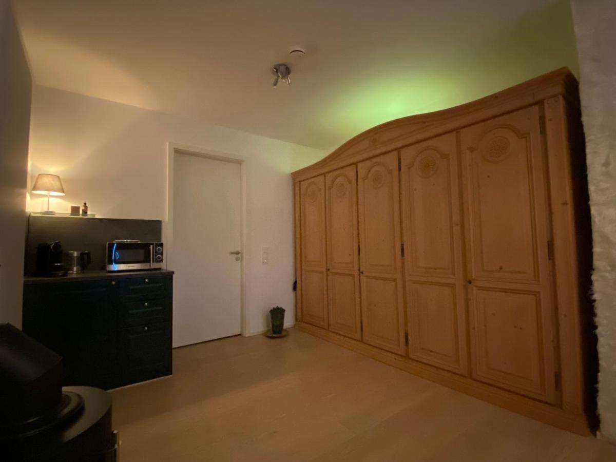 Alpen-Panorama Suite - Einzigartige Privatsuite Hoch Ueber Muenchen, 12Tes Og, Alpenblick, Loggia, Whirlpool, 15 Minuten Zum Zentrum, Ruhe Und Erholung In Der Stadt Muenchen Fuer Privat Und Geschaeftlich Reisende Luaran gambar